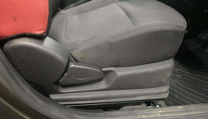 2021 Renault Kwid RXT 0.8, Petrol, Manual, 4,004 km, Driver Side Adjustment Panel