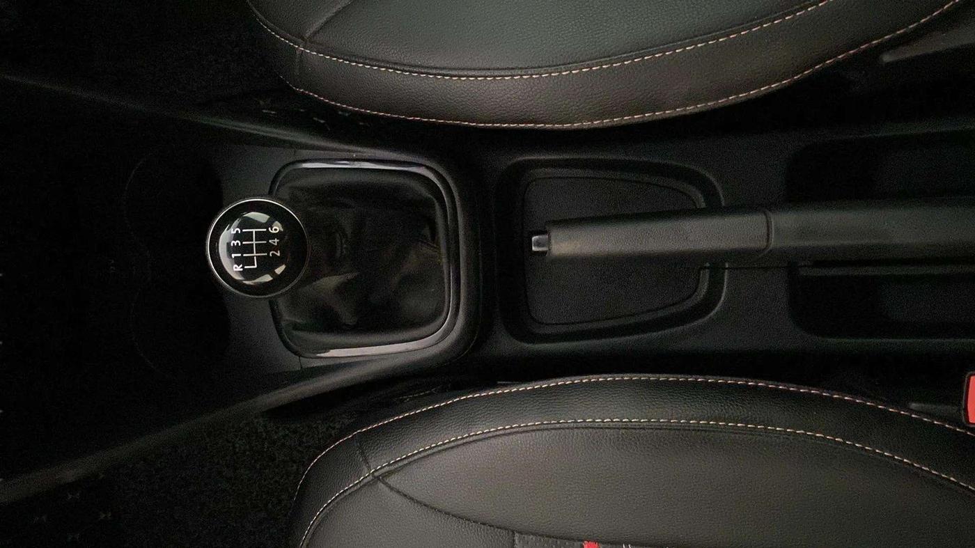 2021 Volkswagen Polo COMFORTLINE 1.0L TSI, Petrol, Manual, 23,807 km, Gear Lever