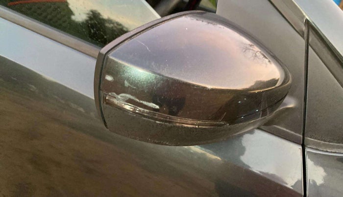 2021 Volkswagen Polo COMFORTLINE 1.0L TSI, Petrol, Manual, 23,807 km, Right rear-view mirror - Indicator light has minor damage