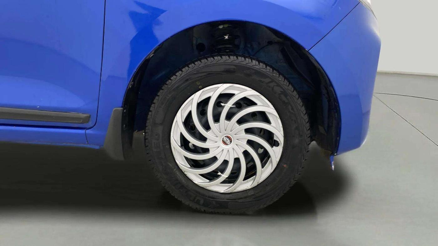 2023 Maruti Alto K10 VXI CNG, CNG, Manual, 14,986 km, Right Front Wheel