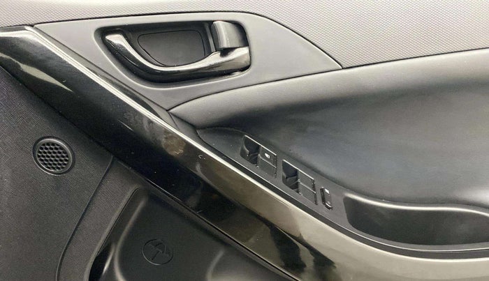 2023 Tata NEXON XZ PLUS PETROL SUNROOF DARK EDITION, Petrol, Manual, 17,053 km, Driver Side Door Panels Control