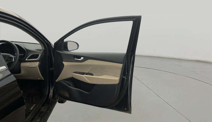 2019 Hyundai Verna 1.6 VTVT SX, Petrol, Manual, 47,842 km, RHS Front Door