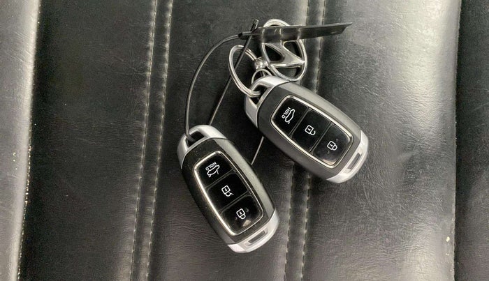 2019 Hyundai Verna 1.6 VTVT SX, Petrol, Manual, 47,842 km, Key Close Up