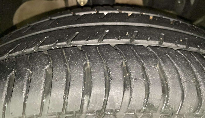 2016 Ford Ecosport TITANIUM+ 1.5L DIESEL, Diesel, Manual, 36,515 km, Right Front Tyre Tread