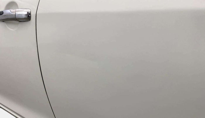 2016 Maruti Swift VXI, CNG, Manual, 90,708 km, Rear left door - Slight discoloration