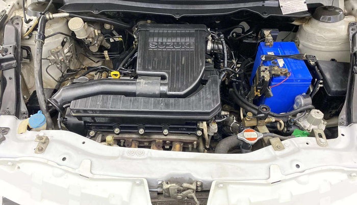 2016 Maruti Swift VXI, CNG, Manual, 90,708 km, Engine View