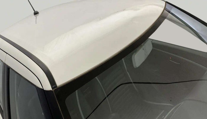 2016 Maruti Swift VXI, CNG, Manual, 90,708 km, Roof - Minor scratches