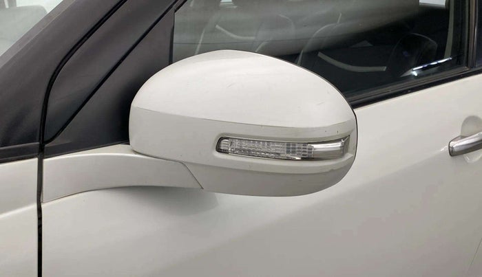 2016 Maruti Swift VXI, CNG, Manual, 90,708 km, Left rear-view mirror - Minor folding noise
