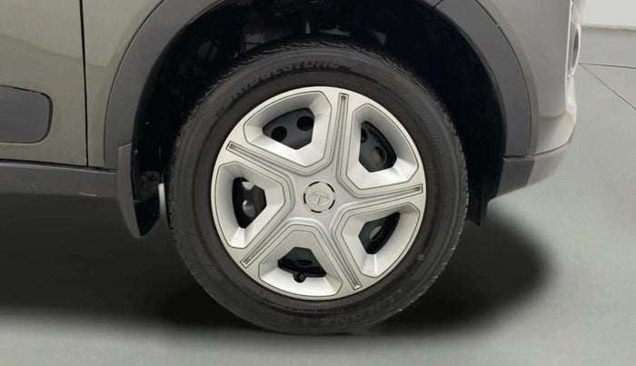 2022 Tata NEXON XM PETROL, Petrol, Manual, 35,772 km, Right Front Wheel