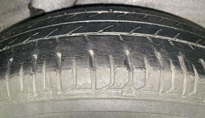 2013 Hyundai i10 SPORTZ 1.2, Petrol, Manual, 25,385 km, Left Rear Tyre Tread