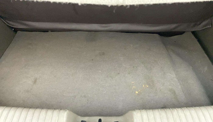 2013 Hyundai i10 SPORTZ 1.2, Petrol, Manual, 25,385 km, Dicky (Boot door) - Jack missing