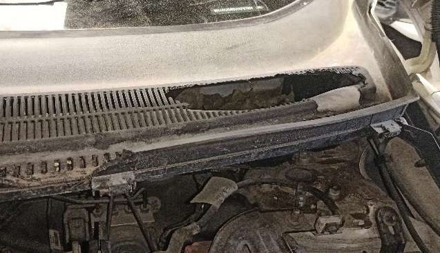 2019 Ford Ecosport TITANIUM 1.5L DIESEL, Diesel, Manual, 48,577 km, Bonnet (hood) - Cowl vent panel has minor damage