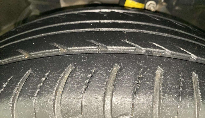 2020 Ford Ecosport TITANIUM 1.5L PETROL, Petrol, Manual, 37,921 km, Left Front Tyre Tread
