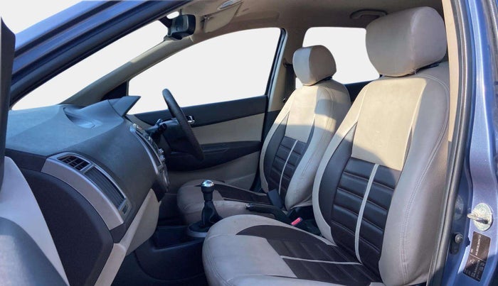 2013 Hyundai i20 SPORTZ 1.2, Petrol, Manual, 77,983 km, Right Side Front Door Cabin