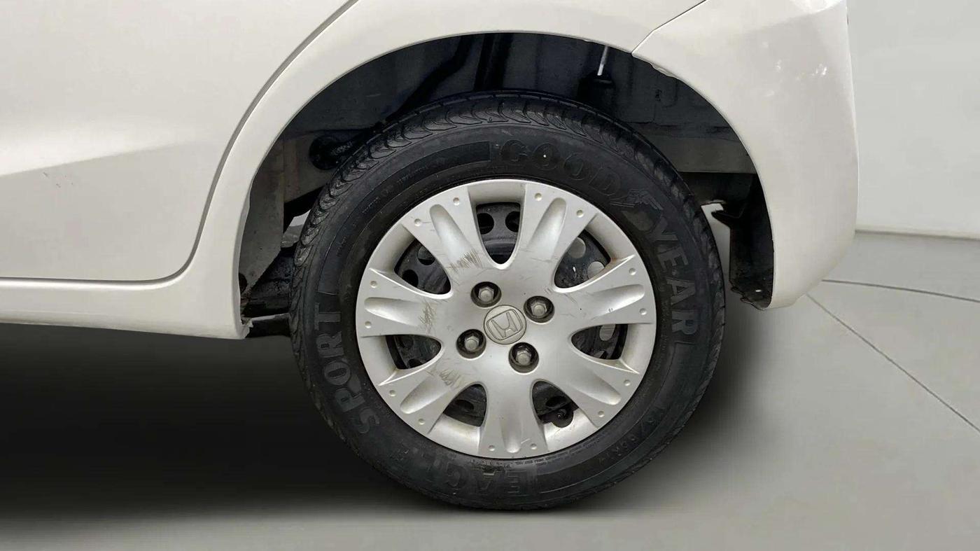 2015 Honda Brio S MT, Petrol, Manual, 66,054 km, Left Rear Wheel
