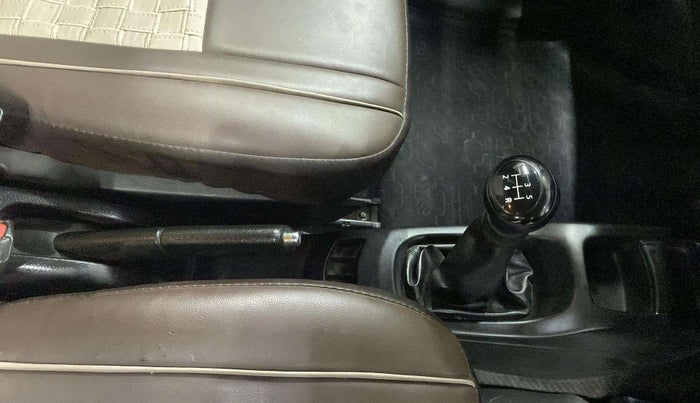 2013 Maruti Wagon R 1.0 VXI, Petrol, Manual, 29,774 km, Gear Lever
