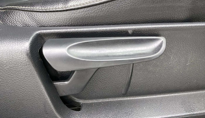 2017 Volkswagen Ameo COMFORTLINE 1.2L, Petrol, Manual, 87,650 km, Driver Side Adjustment Panel