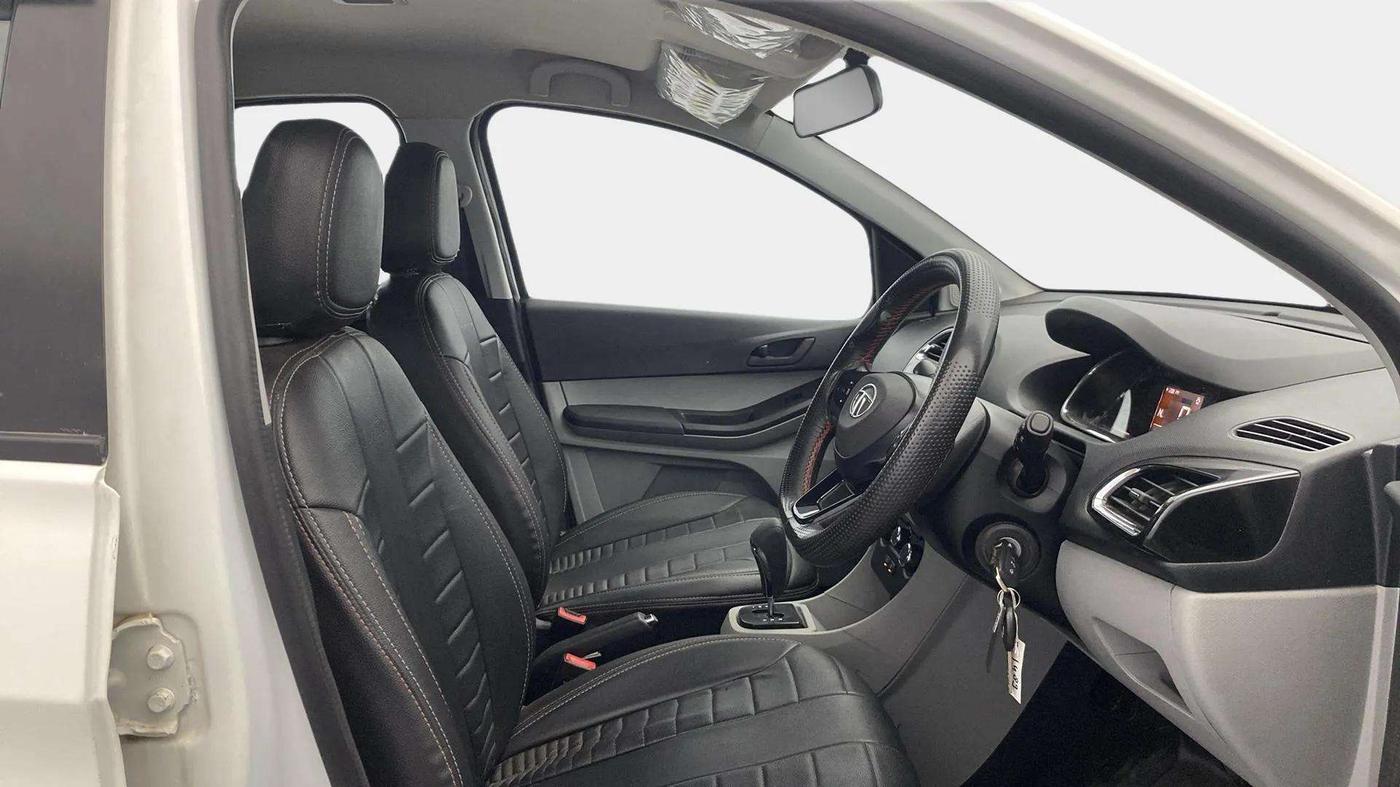 2023 Tata Tiago XTA PETROL, Petrol, Automatic, 27,526 km, Right Side Front Door Cabin