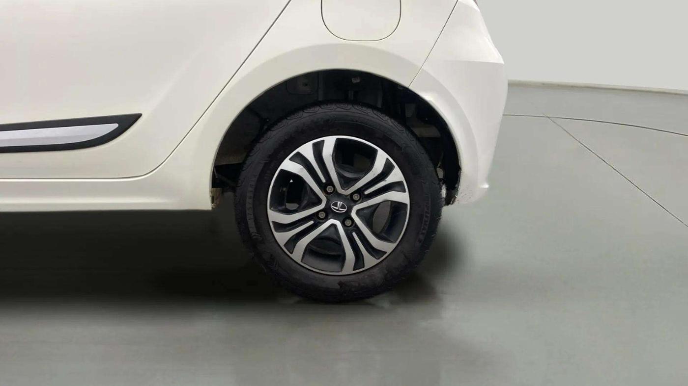 2023 Tata Tiago XTA PETROL, Petrol, Automatic, 27,526 km, Left Rear Wheel