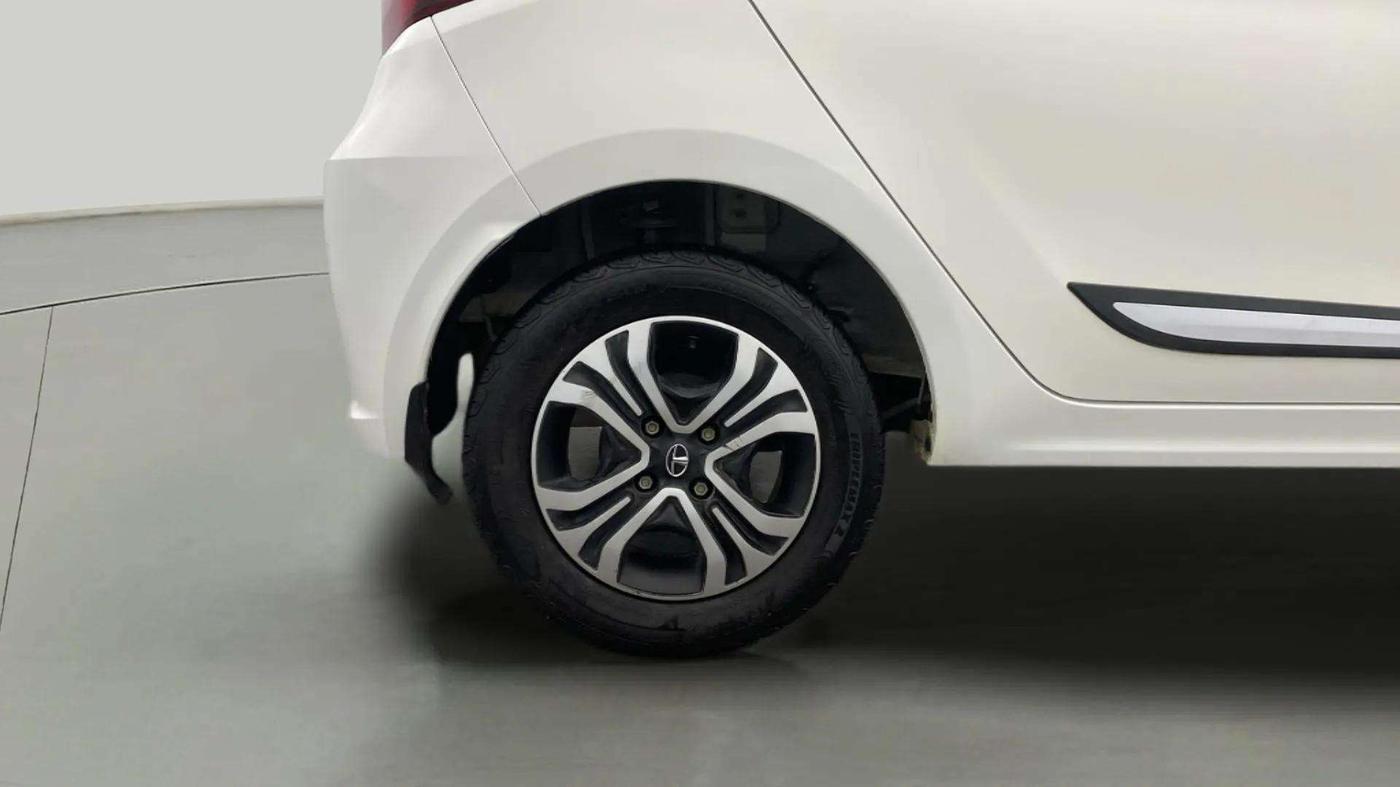 2023 Tata Tiago XTA PETROL, Petrol, Automatic, 27,526 km, Right Rear Wheel