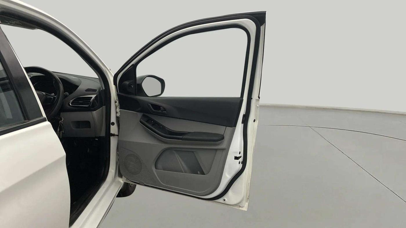 2023 Tata Tiago XTA PETROL, Petrol, Automatic, 27,526 km, RHS Front Door