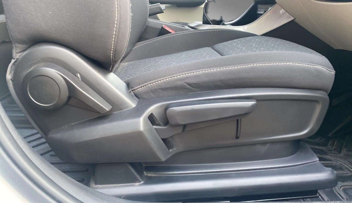 2024 Tata ALTROZ XZ PLUS SUNROOF CNG, CNG, Manual, 3,045 km, Driver Side Adjustment Panel