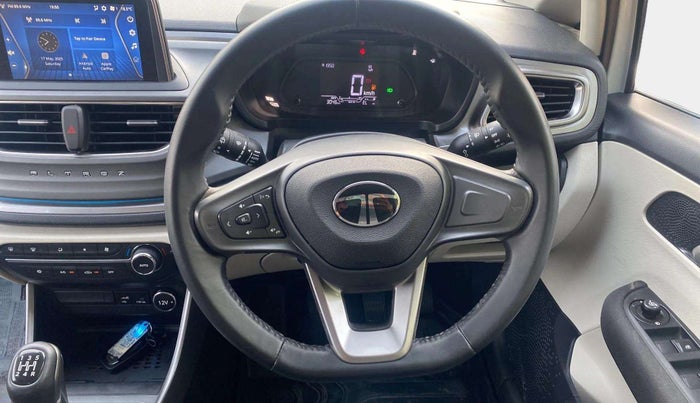 2024 Tata ALTROZ XZ PLUS SUNROOF CNG, CNG, Manual, 3,045 km, Steering Wheel Close Up