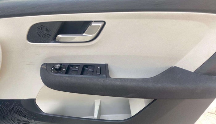 2024 Tata ALTROZ XZ PLUS SUNROOF CNG, CNG, Manual, 3,045 km, Driver Side Door Panels Control