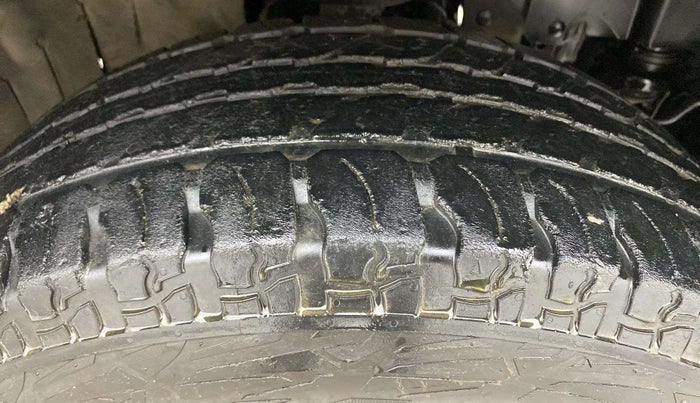 2021 Mahindra Thar LX  P 4WD AT CONVERTIBLE, Petrol, Automatic, 45,727 km, Right Front Tyre Tread