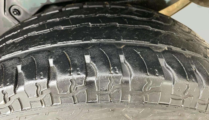 2021 Mahindra Thar LX  P 4WD AT CONVERTIBLE, Petrol, Automatic, 45,727 km, Left Rear Tyre Tread