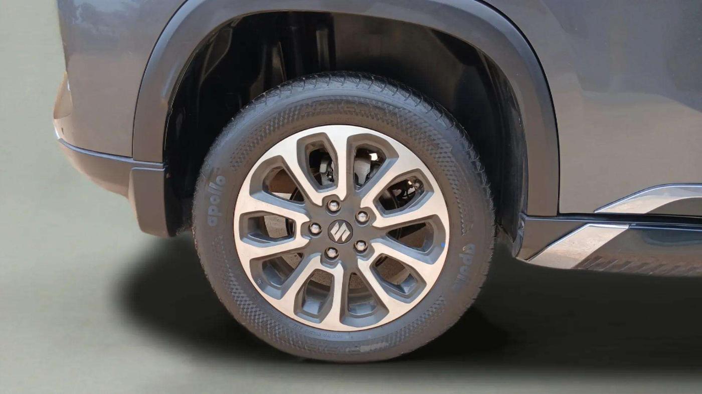 2022 Maruti Grand Vitara ZETA SMART HYBRID, Petrol, Manual, 67,763 km, Right Rear Wheel