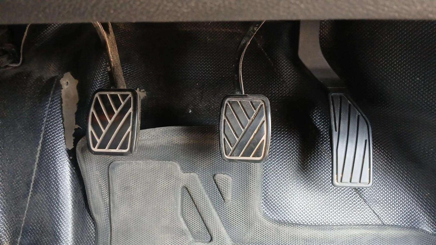 2022 Maruti Grand Vitara ZETA SMART HYBRID, Petrol, Manual, 67,763 km, Pedals