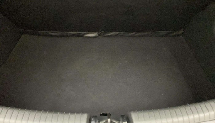 2018 Hyundai Grand i10 SPORTZ (O) AT 1.2 KAPPA VTVT, Petrol, Automatic, 36,693 km, Boot Inside