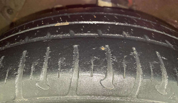 2018 Hyundai Grand i10 SPORTZ (O) AT 1.2 KAPPA VTVT, Petrol, Automatic, 36,693 km, Left Front Tyre Tread