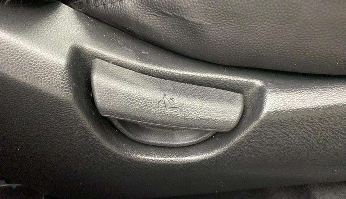 2018 Hyundai Grand i10 SPORTZ (O) AT 1.2 KAPPA VTVT, Petrol, Automatic, 36,693 km, Driver Side Adjustment Panel