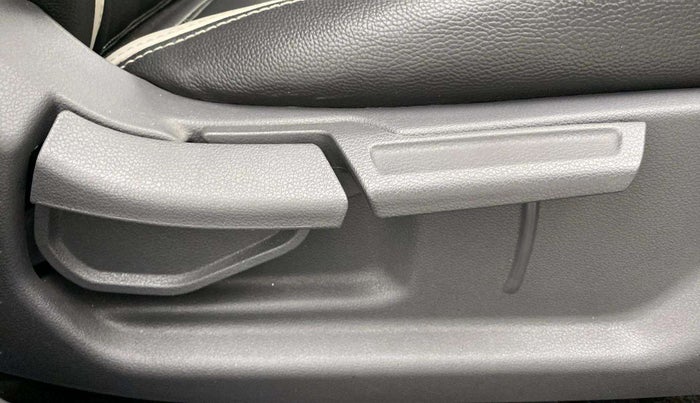 2019 Hyundai GRAND I10 NIOS SPORTZ AMT 1.2 KAPPA VTVT, Petrol, Automatic, 19,051 km, Driver Side Adjustment Panel