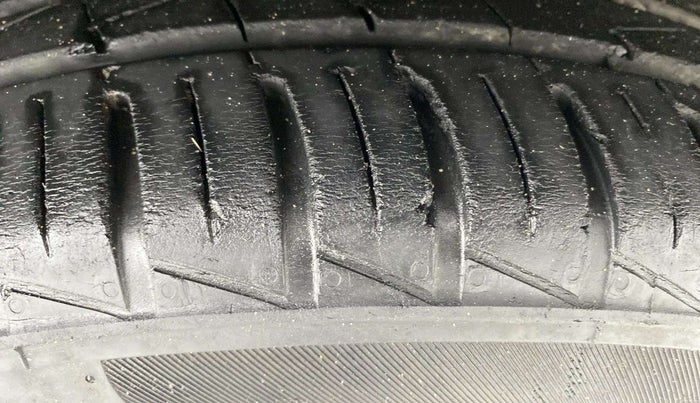 2019 Hyundai GRAND I10 NIOS SPORTZ AMT 1.2 KAPPA VTVT, Petrol, Automatic, 19,051 km, Right Front Tyre Tread