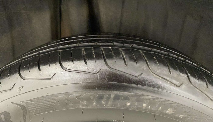 2023 Maruti FRONX ALPHA 1.0L TURBO 6 AT, Petrol, Automatic, 20,537 km, Right Rear Tyre Tread
