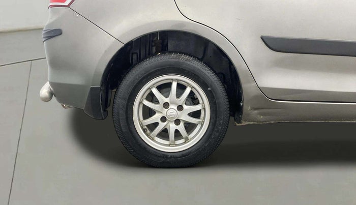 2015 Maruti Swift Dzire VXI, Petrol, Manual, 70,045 km, Right Rear Wheel
