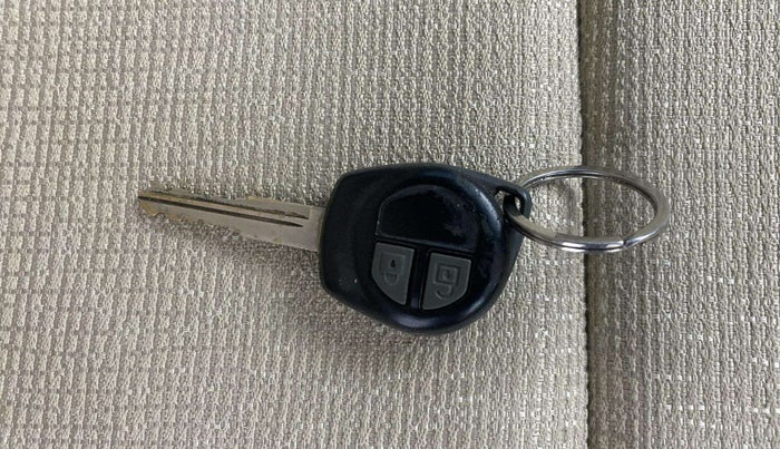 2015 Maruti Swift Dzire VXI, Petrol, Manual, 70,045 km, Key Close Up