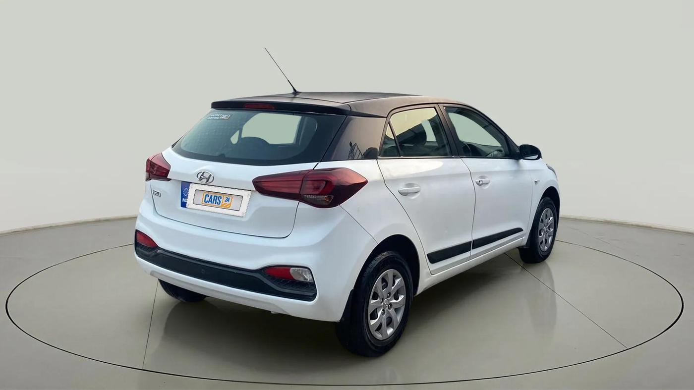 2018 Hyundai Elite i20 MAGNA EXECUTIVE 1.2, Petrol, Manual, 77,281 km, Right Back Diagonal