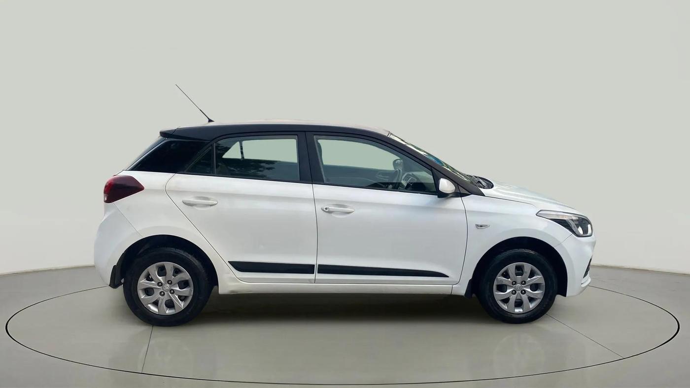 2018 Hyundai Elite i20 MAGNA EXECUTIVE 1.2, Petrol, Manual, 77,281 km, Right Side View