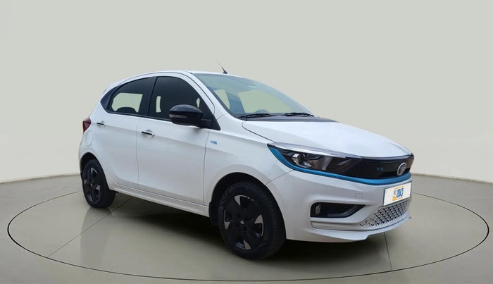 2024 Tata TIAGO EV XZ PLUS TECH LUX LONG RANGE, Electric, Automatic, 15,045 km, Right Front Diagonal