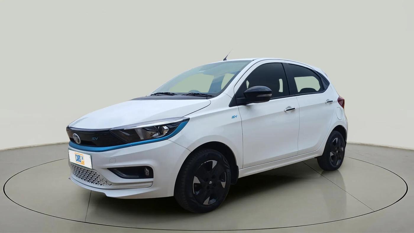 2024 Tata TIAGO EV XZ PLUS TECH LUX LONG RANGE, Electric, Automatic, 15,045 km, Left Front Diagonal