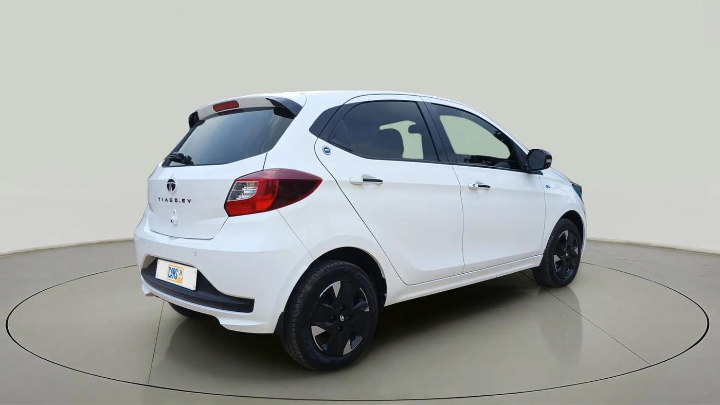 2024 Tata TIAGO EV XZ PLUS TECH LUX LONG RANGE, Electric, Automatic, 15,045 km, Right Back Diagonal