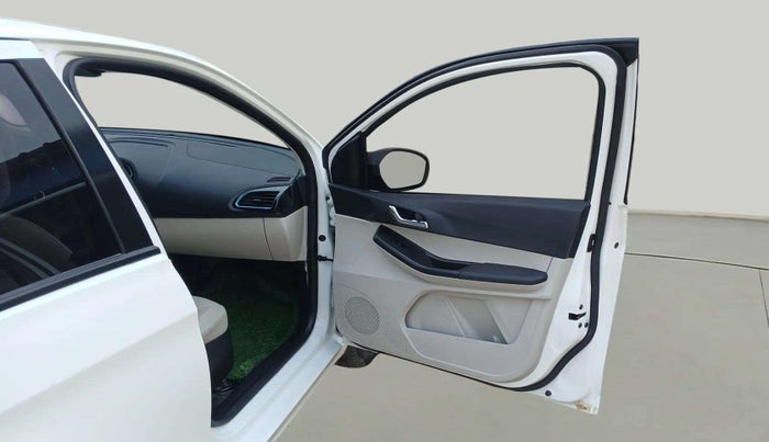 2024 Tata TIAGO EV XZ PLUS TECH LUX LONG RANGE, Electric, Automatic, 15,045 km, RHS Front Door