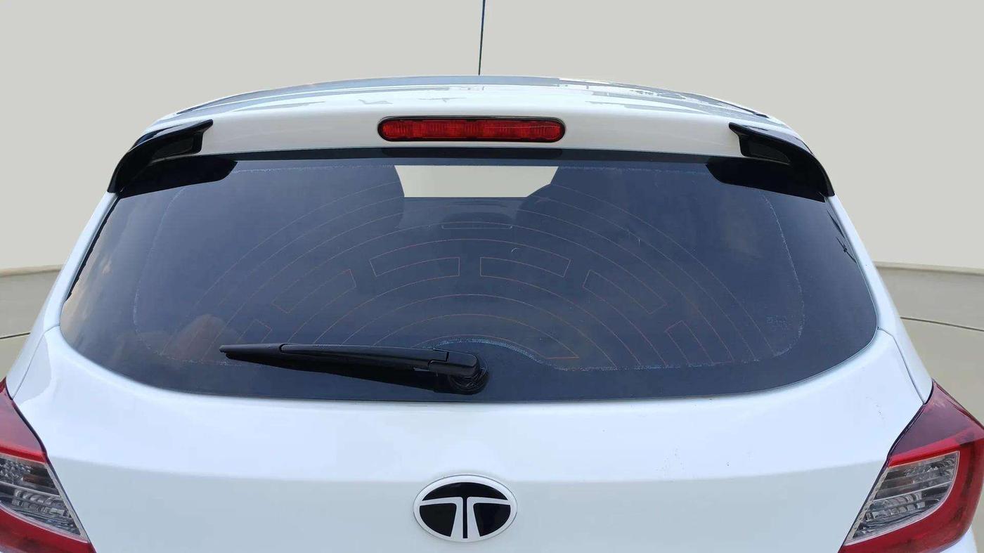 2024 Tata TIAGO EV XZ PLUS TECH LUX LONG RANGE, Electric, Automatic, 15,045 km, Rear Windshield