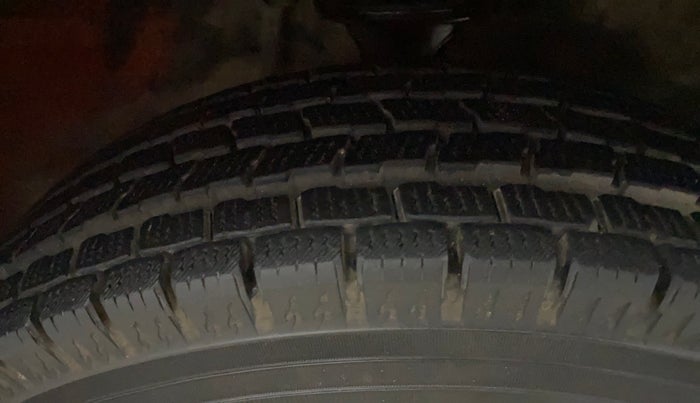 2012 Maruti Alto 800 LXI, Petrol, Manual, 62,499 km, Right Front Tyre Tread