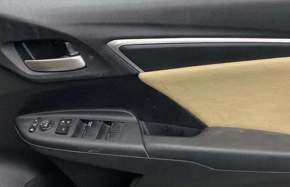 2019 Honda Jazz 1.2L I-VTEC VX CVT, Petrol, Automatic, 26,233 km, Driver Side Door Panels Control