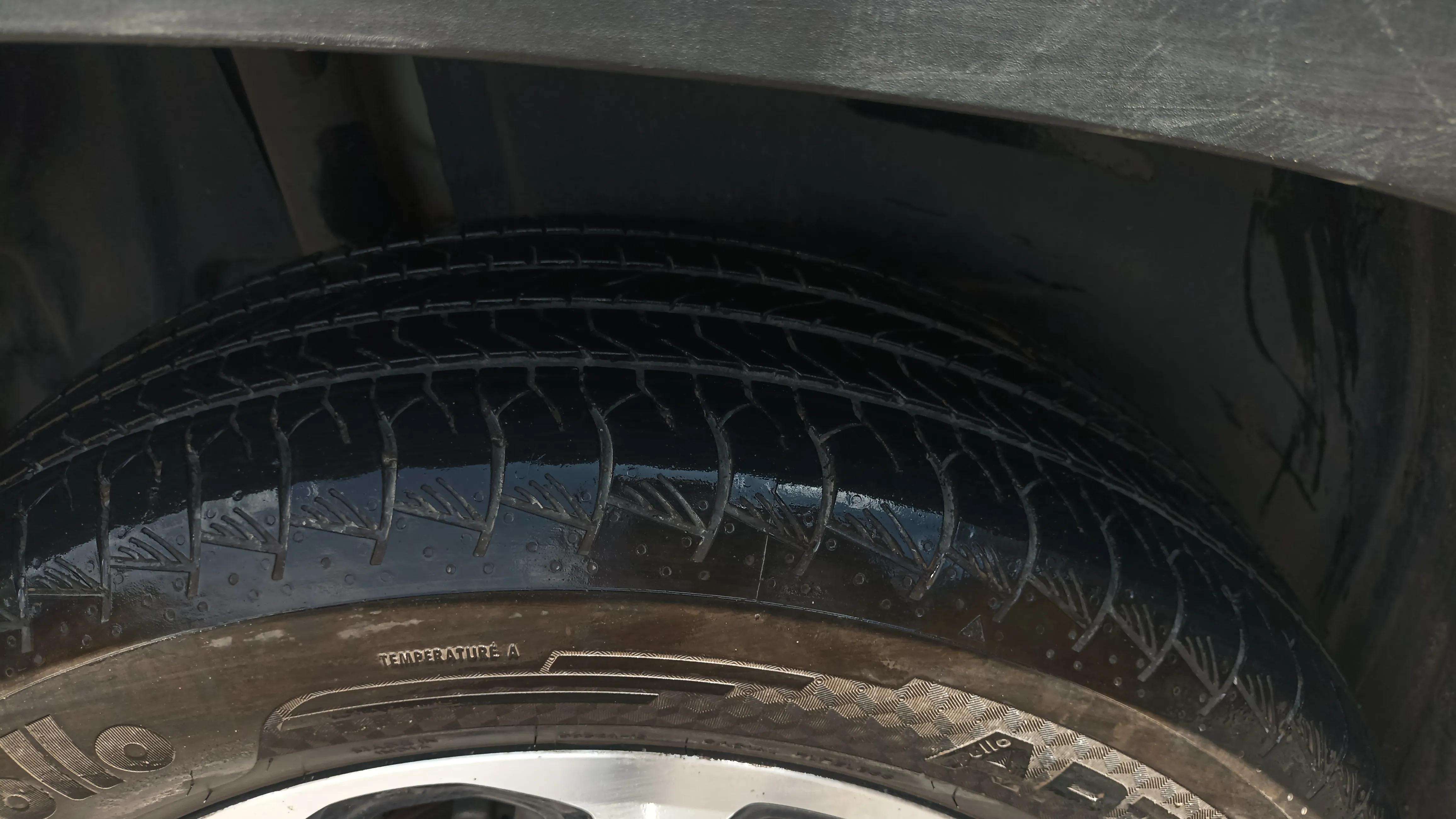 RHS-Rear-Tyre-Tread-19